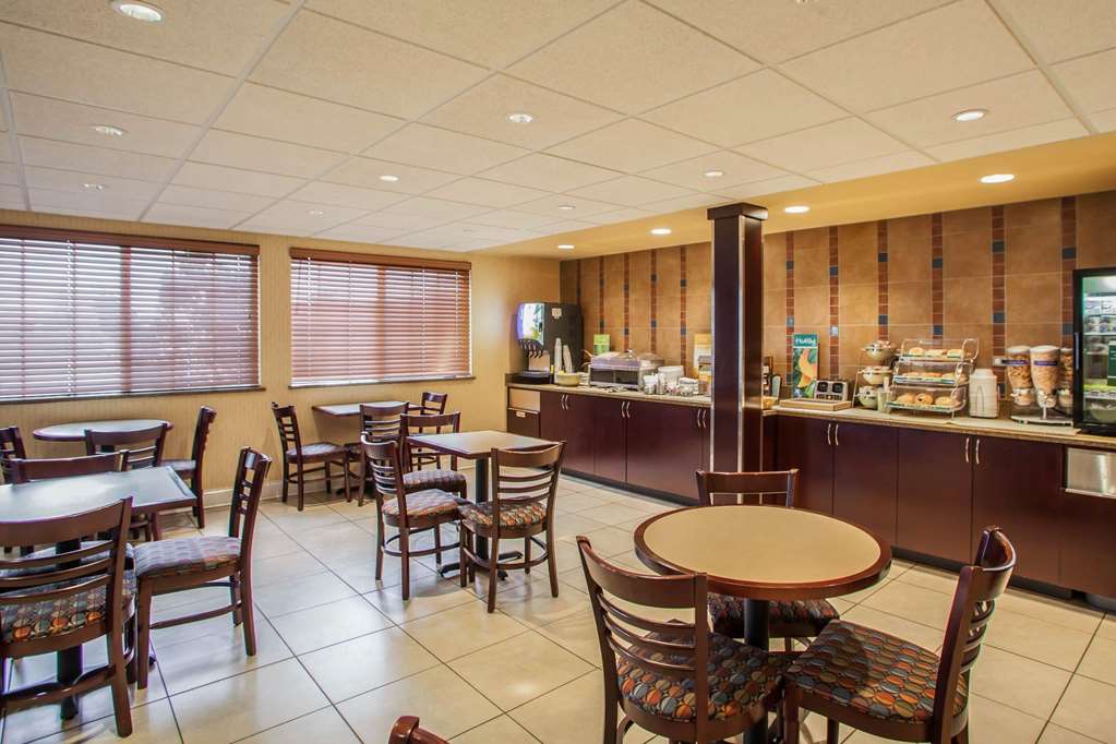 Quality Inn and Suites St Charles West Chicago - photo 30