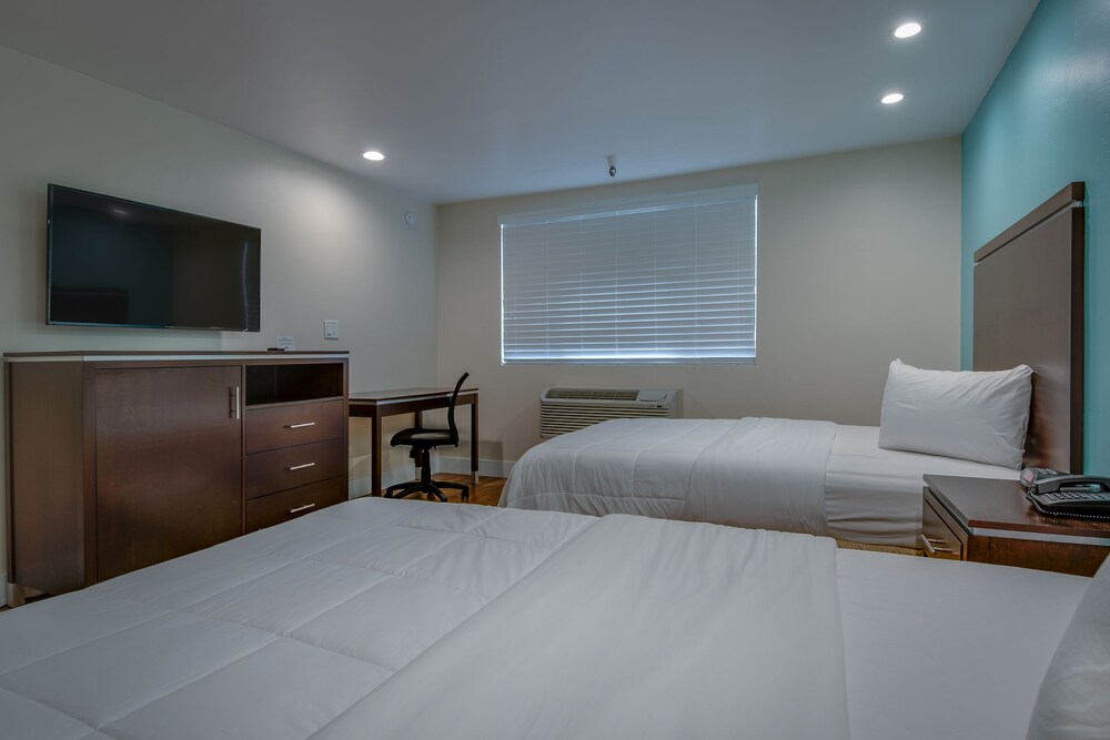 Vagabond Inn Executive Bakersfield Downtowner - photo 15