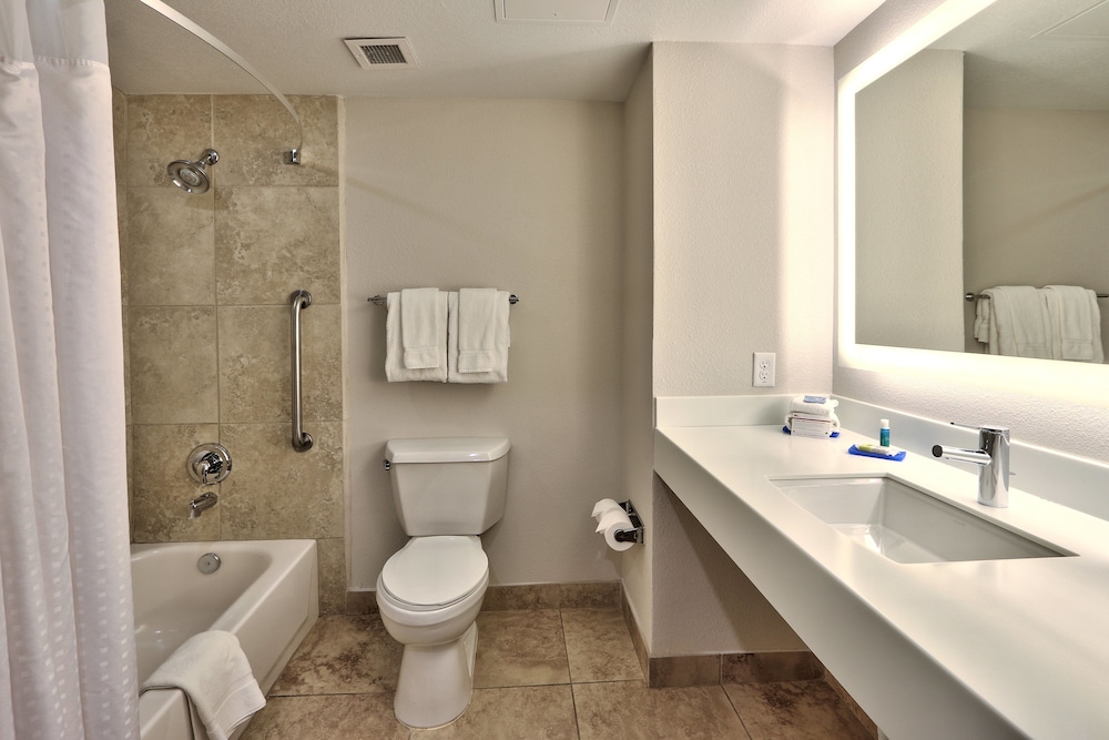 Holiday Inn Express & Suites Albuquerque Historic Old Town by IHG - photo 30