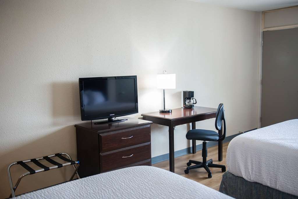 Days Inn by Wyndham Waynesboro - photo 11