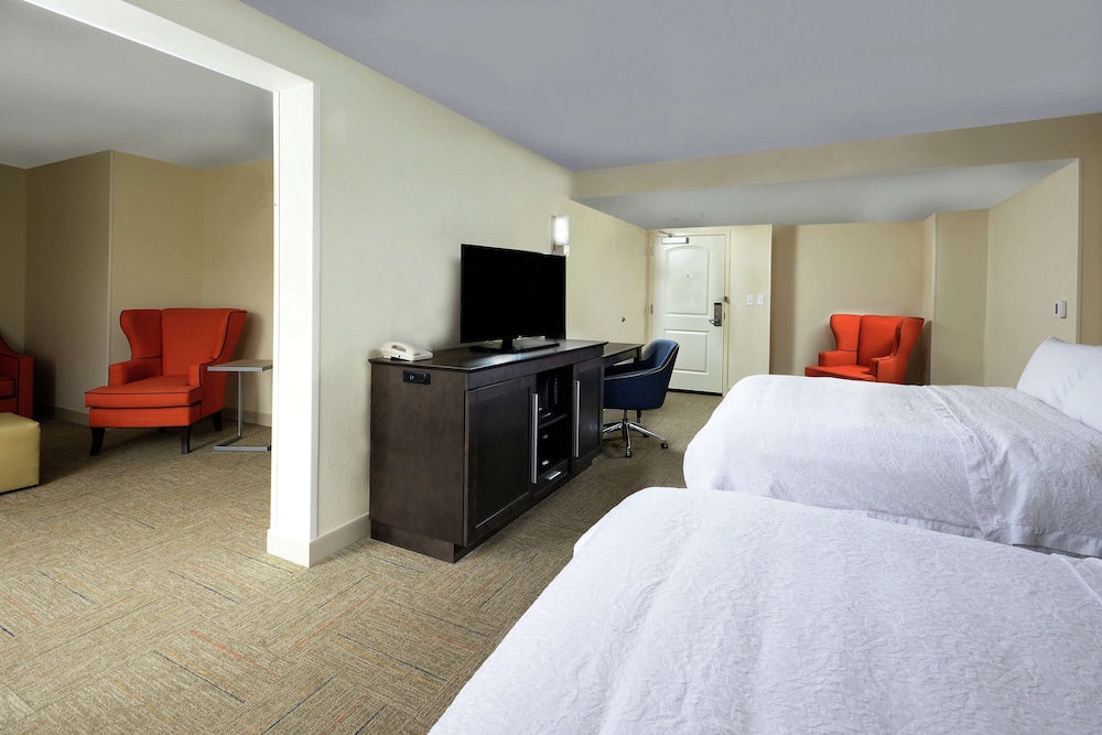 Hampton Inn High Point - photo 17