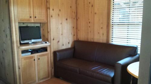 Snowflower Camping Resort Cabin 4 - last minute hotel in Soda Springs