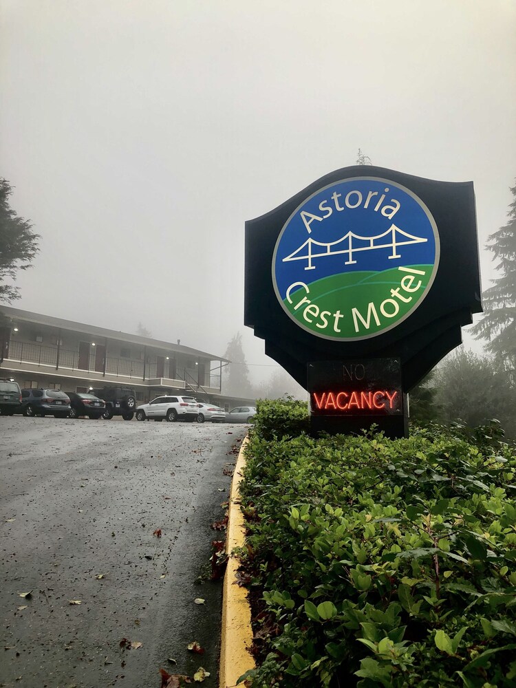 Astoria Crest Motel - photo 86