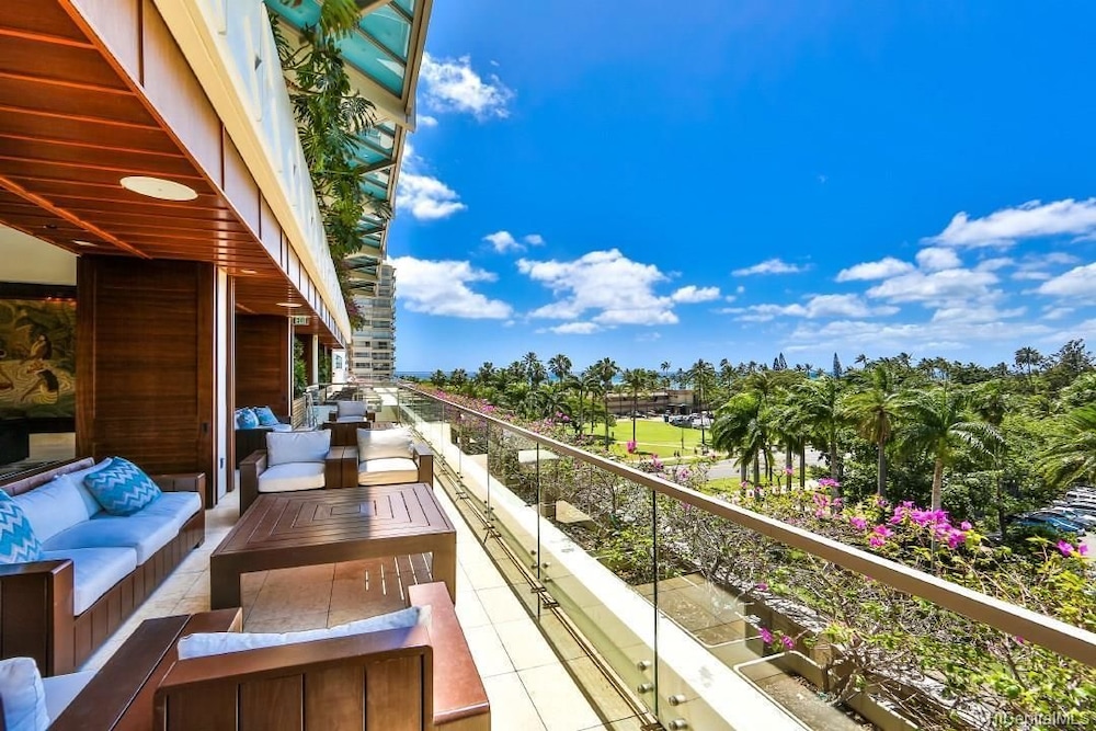 Jet Luxury at The Trump Waikiki - photo 36