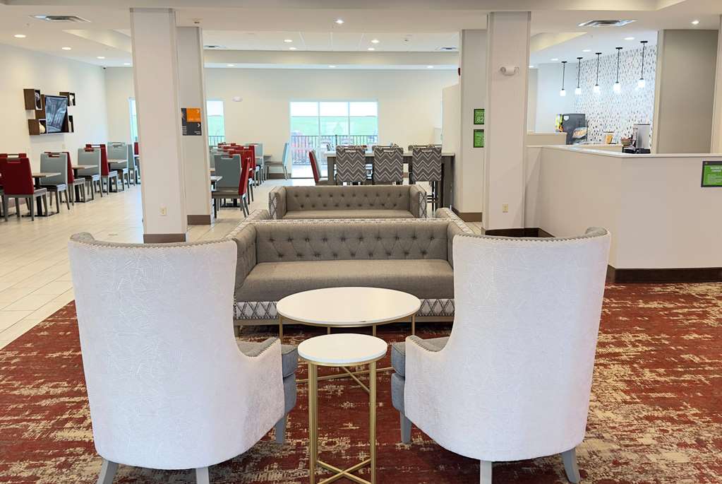 La Quinta Inn & Suites by Wyndham Jackson Cape Girardeau - photo 8