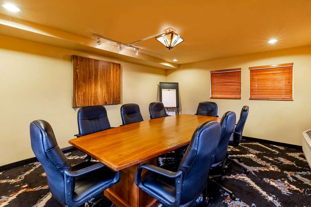 La Quinta Inn & Suites by Wyndham Vancouver - photo 25