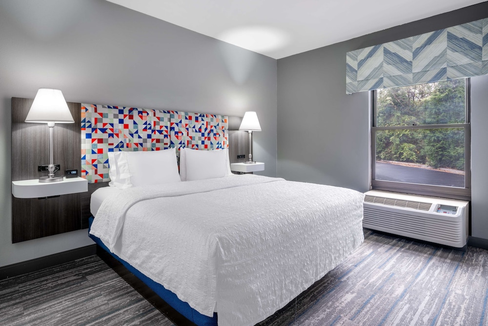 Hampton Inn Sanford - photo 15
