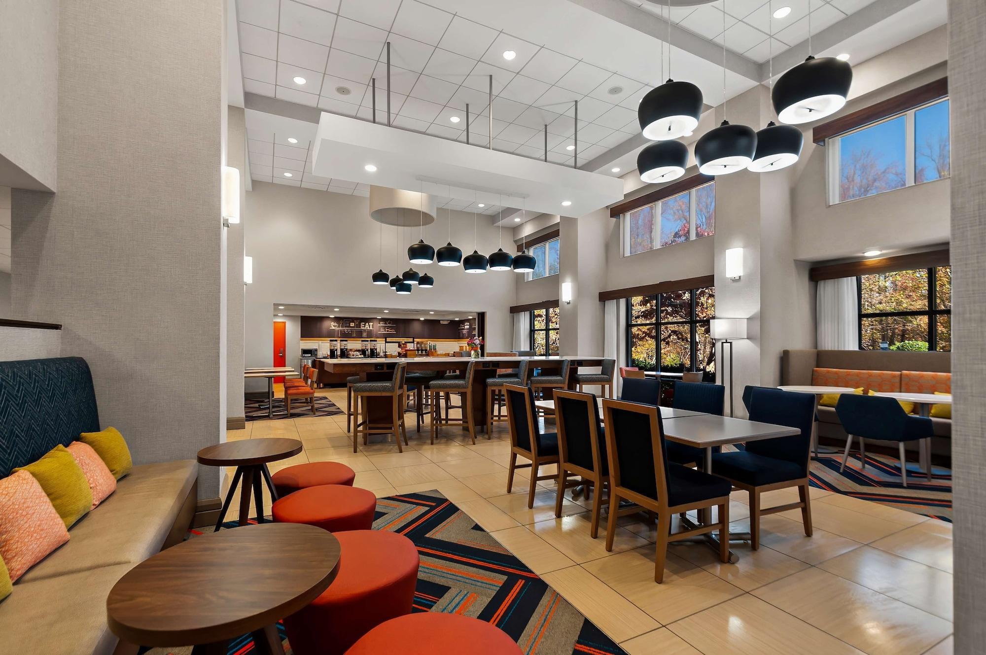 Hampton Inn & Suites Fort Belvoir Alexandria South - photo 18