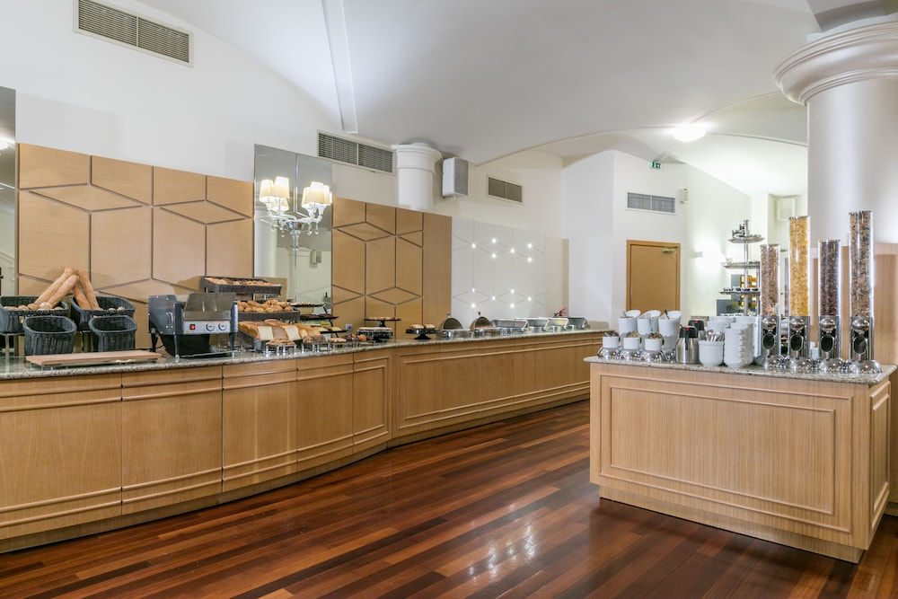 מזון ומשקאות