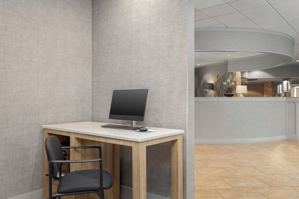 Holiday Inn Hotel & Suites Des Moines Northwest by IHG - photo 20
