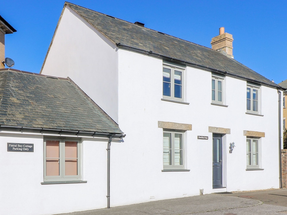 Fistral Bay Cottage — 4-Star Luxury Hotel in Newquay, United Kingdom