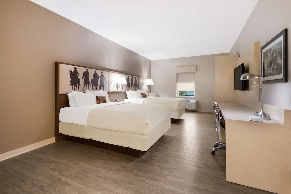 Best Western Bandera Suites & Saloon - photo 10
