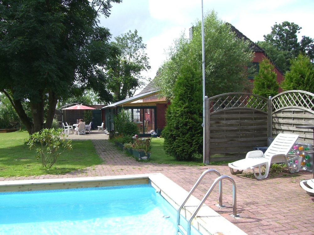 Atelierwohnung Friesenhaus Franke — 4-Star Luxury Hotel in Butjadingen, Germany