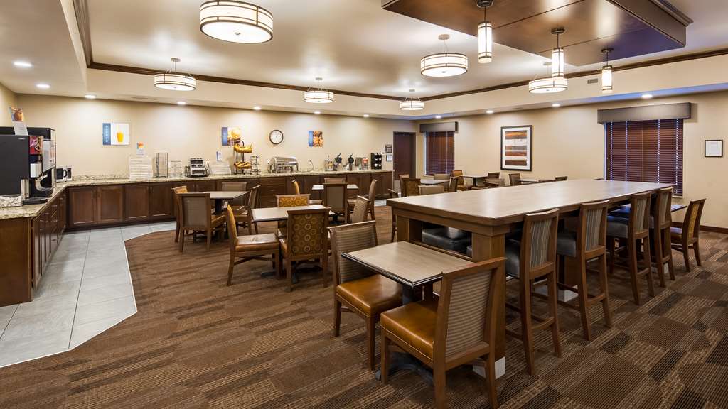 Best Western Plus Lincoln Inn & Suites - photo 9