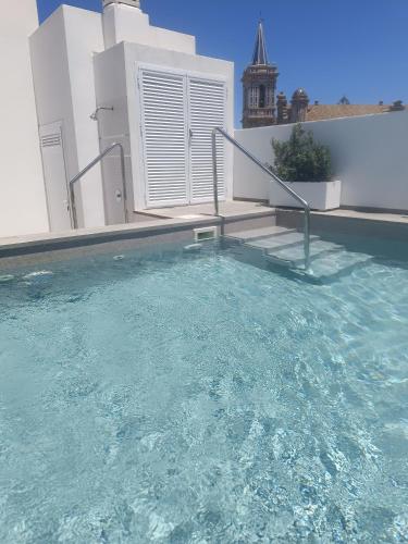 Apartamentos turísticos CASA de los BALCONES — 4-Star Luxury Hotel in Chipiona, Spain