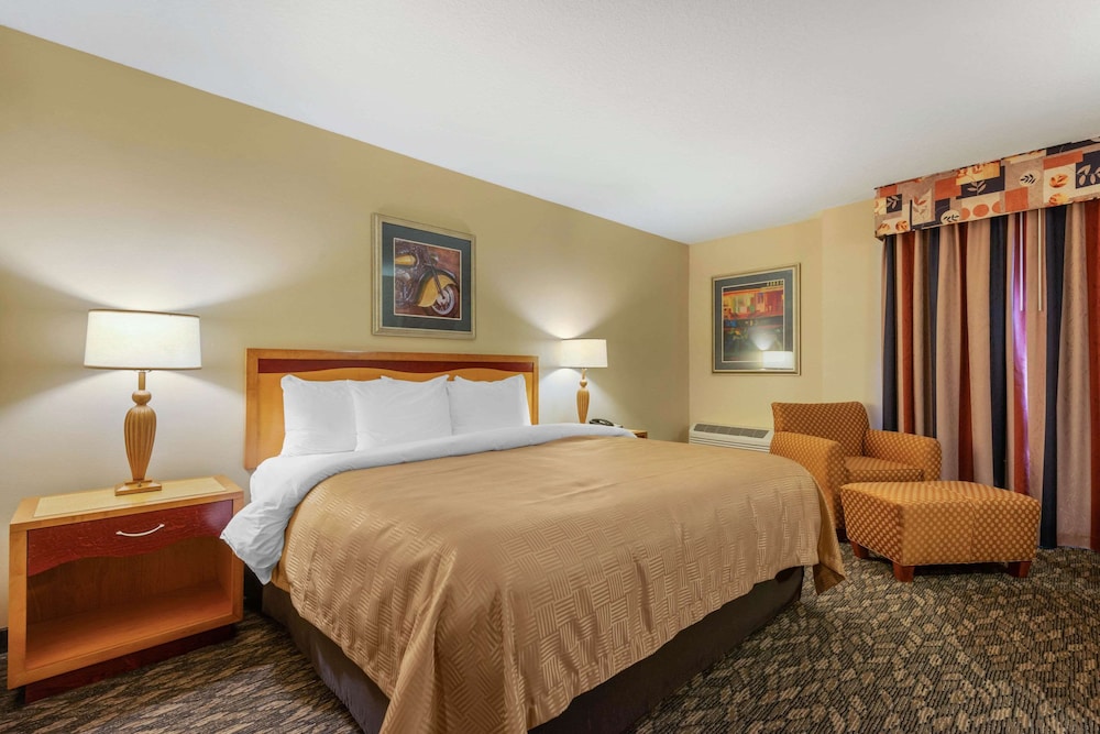Clarion Inn Ormond Beach at Destination Daytona - photo 17