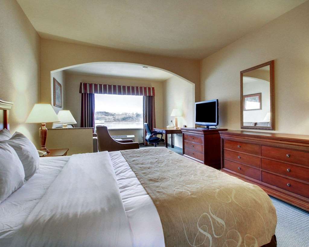 Clarion Suites Vidalia Riverfront - photo 6