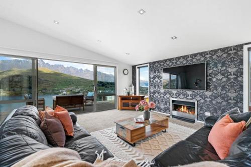 Unbeatable LakeView Stylish Home — 4-Star Luxury Hotel in Queenstown, New Zealand