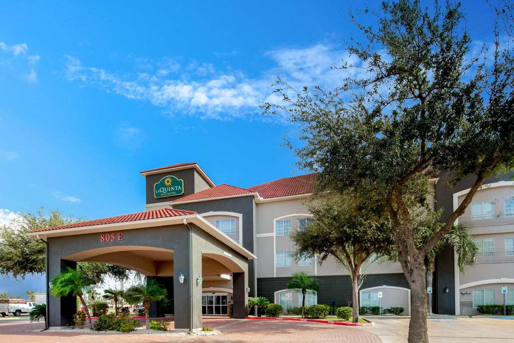 La Quinta Inn & Suites by Wyndham Mission at West McAllen - photo 3