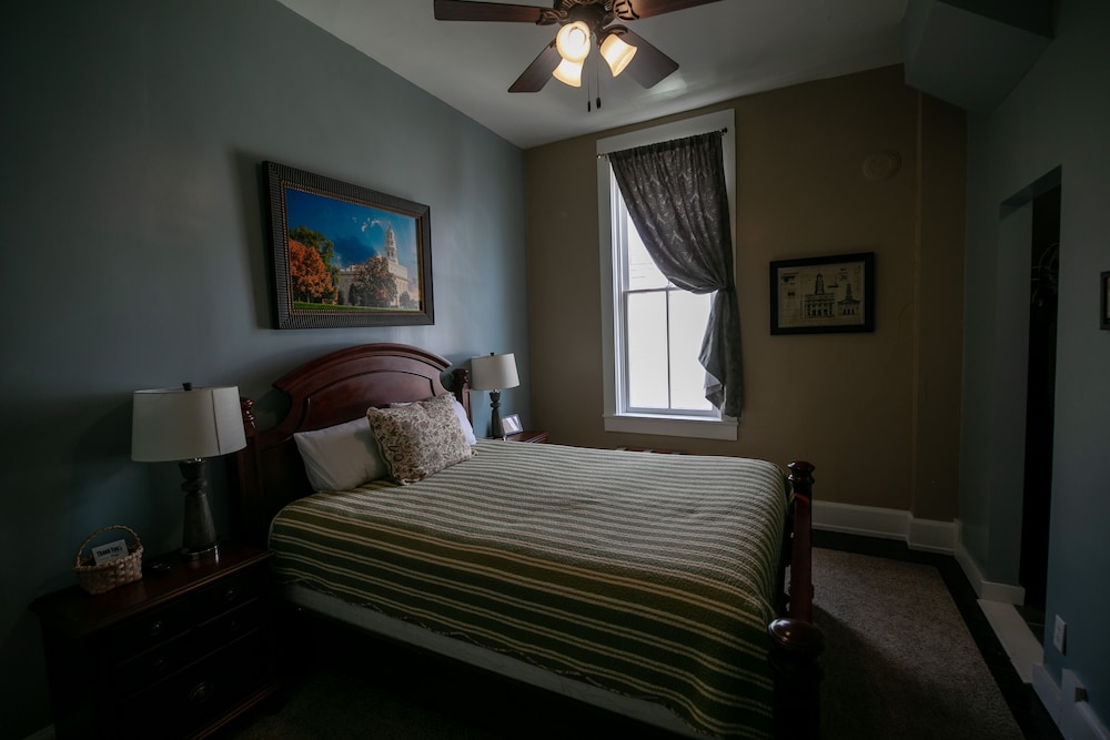Nauvoo Temple House Hotel - photo 9