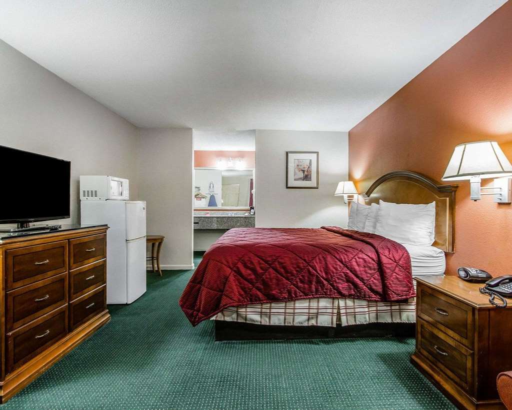 Econo Lodge Inn & Suites Enterprise - photo 15