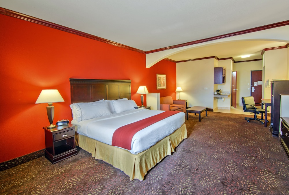 Holiday Inn Express Hotel & Suites Terrell by IHG - photo 14