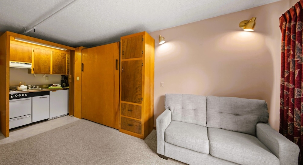Evergreen Valley Inn - photo 24