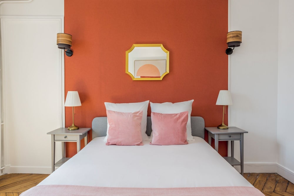Merveil Family Suite Tilsitt Eiffel Tower View — 4-Star Luxury Hotel in Paris, France
