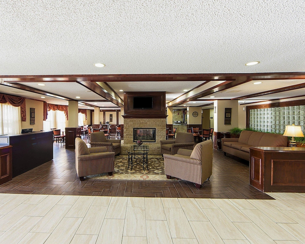 Quality Suites Addison Dallas — Addison — photo 2