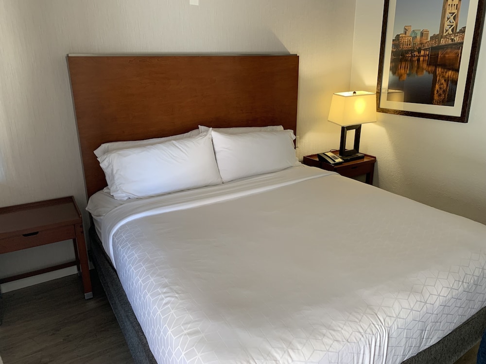 Super 8 by Wyndham San Jose Airport - photo 5