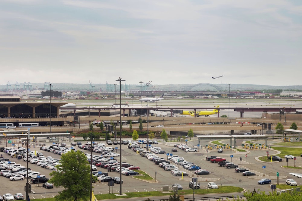 Newark Liberty International Airport Marriott - photo 11