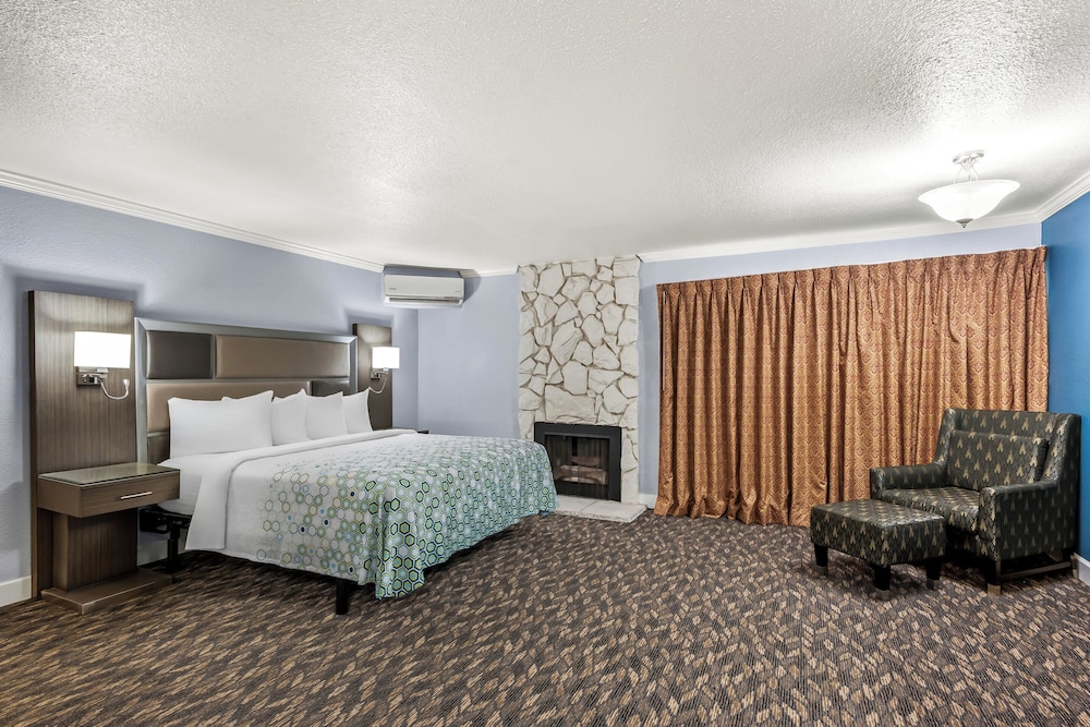 HomeTowne Studios by Red Roof Yuba City Bonanza Marysville - photo 19