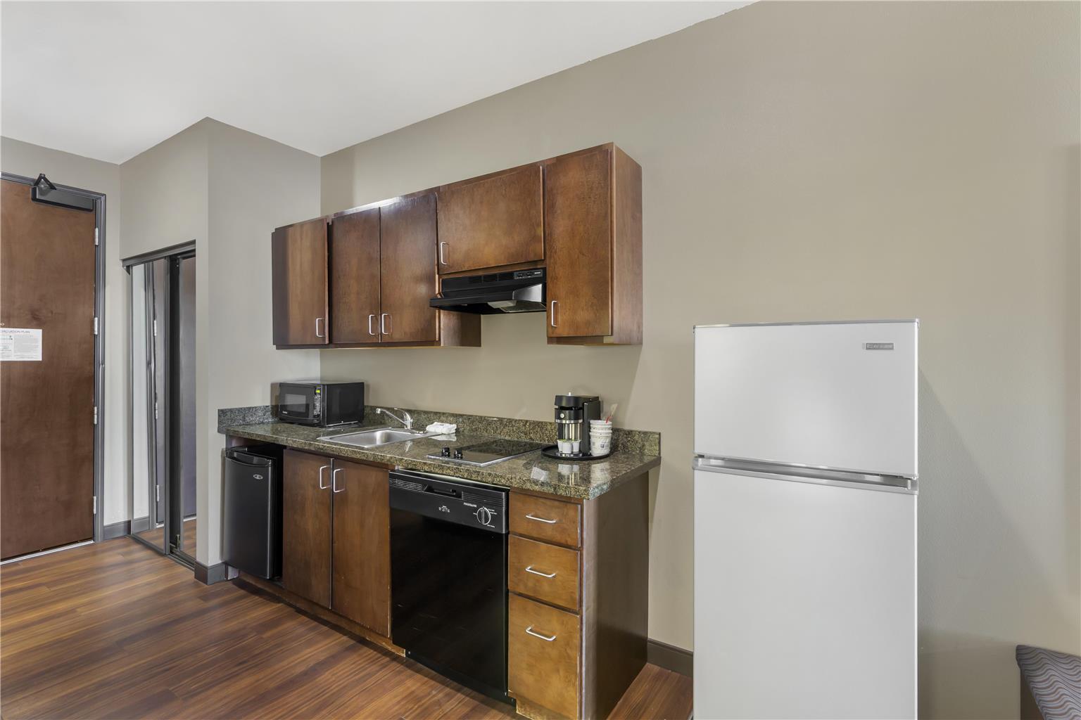 Best Western Plus Williston Hotel & Suites - photo 36
