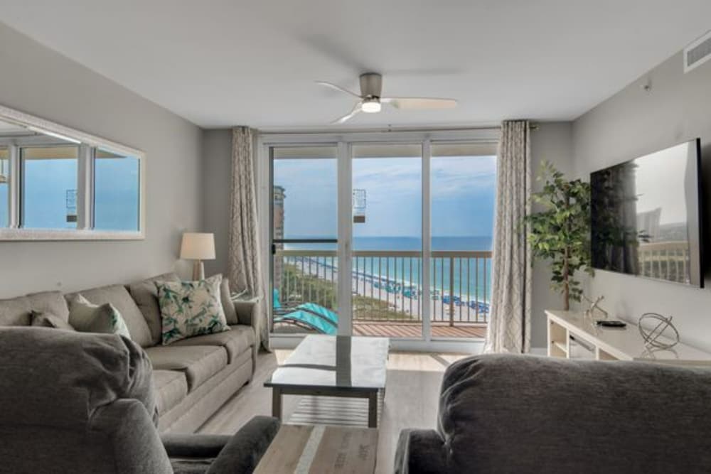 Pelican Beach 1213 2 Bedroom Condo — 4-Star Luxury Hotel in Destin, United States