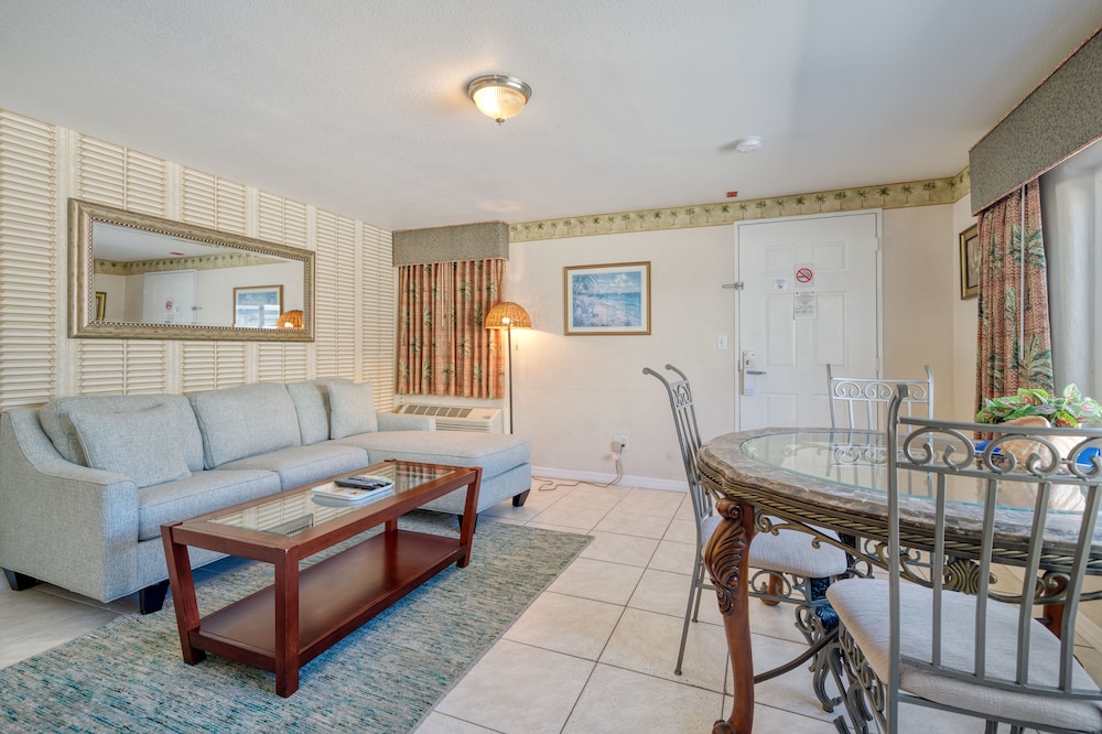 Camelot Beach Suites - photo 15