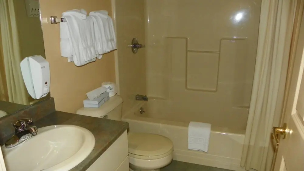 Vacation Week at Pollard Brooks Resort in Lincoln PB Feb 12th 19th 2Gre - photo 8