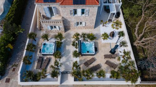 Jakuzzi Vila Suartini Orebić — 4-Star Luxury Hotel in Orebic, Croatia