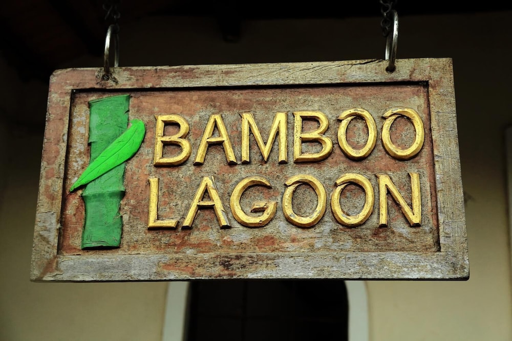 Bamboo Lagoon Backwater Front Resort - carbon neutral hotel in Alleppey