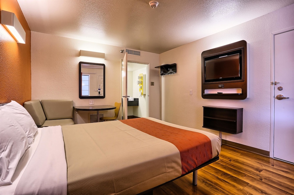 Super 8 by Wyndham Petaluma - photo 12