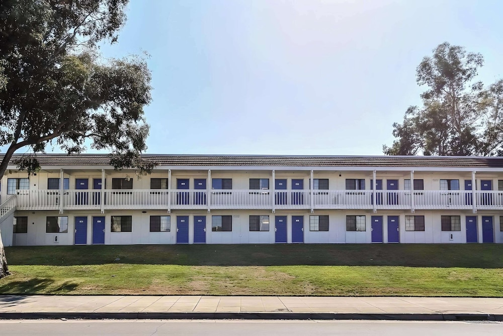 Super 8 by Wyndham Livermore - photo 30