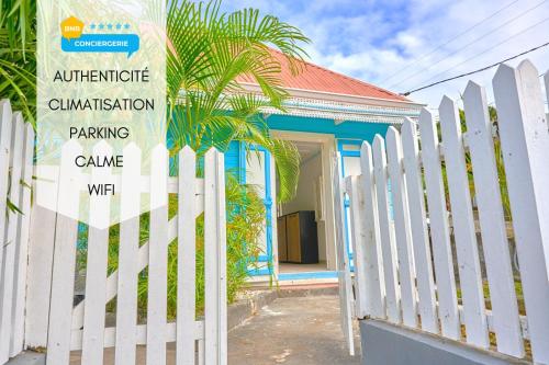 Ti Kaz Dédé 6 voyageurs in Unknown City, Réunion