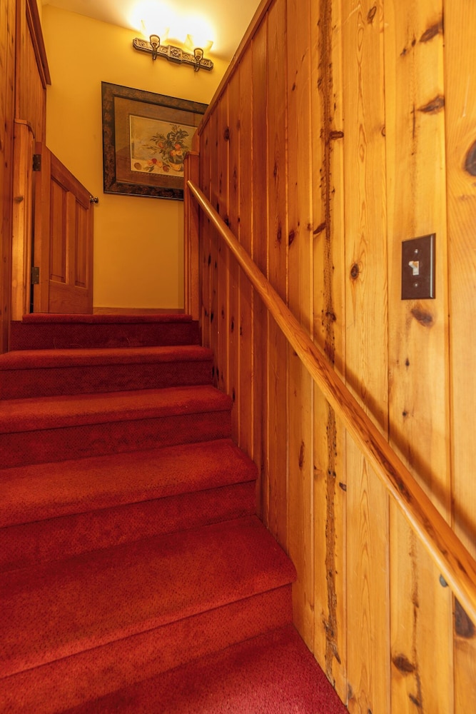 Ridgeway Inn - photo 25