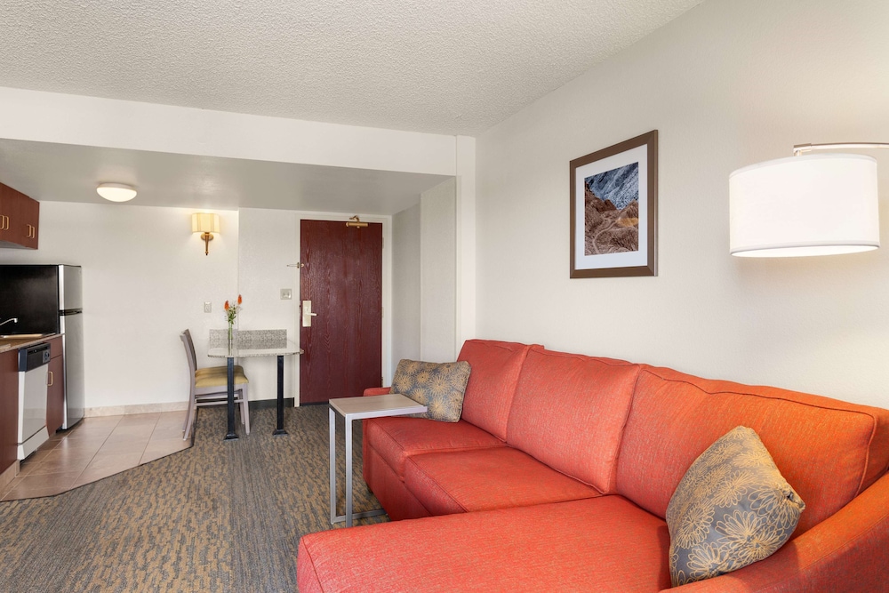 Hampton Inn & Suites Denver Cherry Creek - photo 19