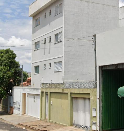 Quarto Em Apto Compartilhado Bem Localizado Ap 204 — Uberaba