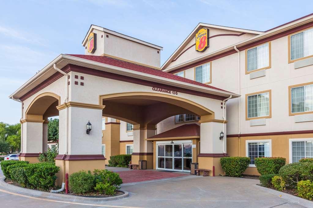 Super 8 by Wyndham Hillsboro TX - featured photo