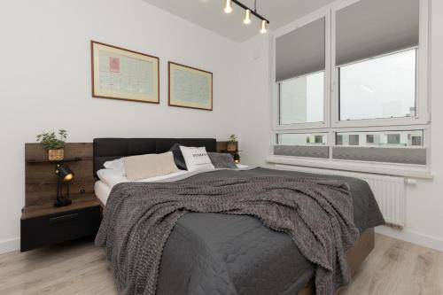 Spacious Apartment with Parking Warsaw Ursus by Renters Prestige — 4-Star Luxury Hotel in Warsaw, Poland