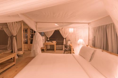 Maisha Sweetwaters Camp — 5-Star Luxury Hotel in Nanyuki, Kenya
