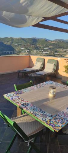 Intera Casa Tipica Ligure Con Splendida Vista Sulla Montagna — 4-Star Luxury Hotel in San Remo, Italy