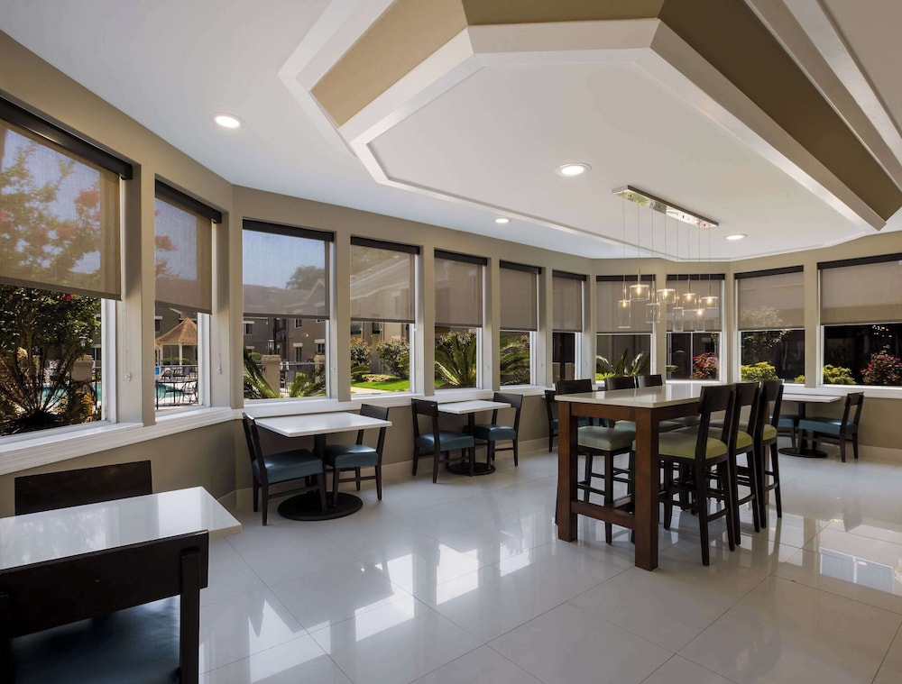 MainStay Suites Savannah Midtown - photo 34