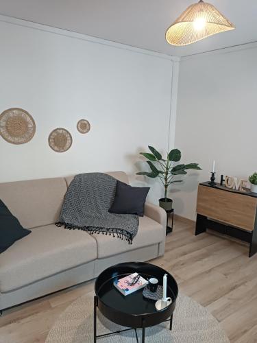 Studio Totalement Meuble L'ethnique - last minute hotel in Unknown City